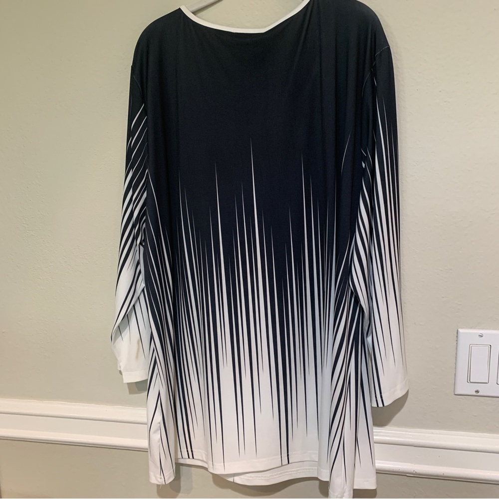 Lilly stretch top new with tags - Picture 11 of 11